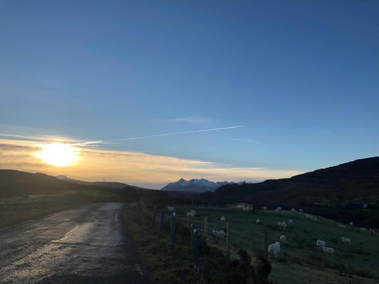 Isle Of Skye Camping Pods Екстериор снимка